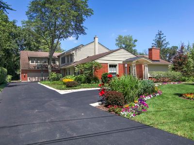 720 Becker Rd, Glenview, IL, 60025