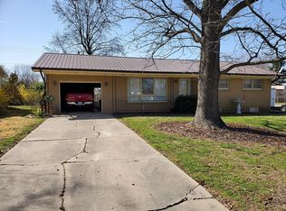 802 S Park Ln, Dexter, MO 63841