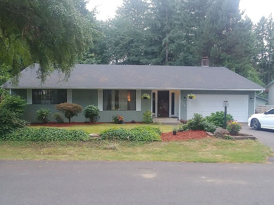 1st image of 711 Eaton Ct NE