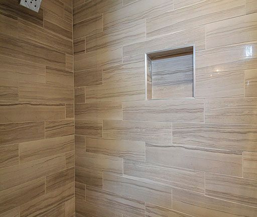 shower w/ great fixtures