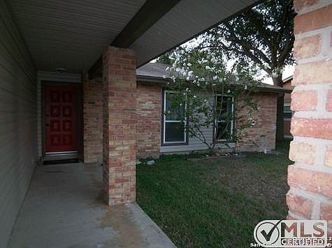 2nd image of 5923 Lakecrest St