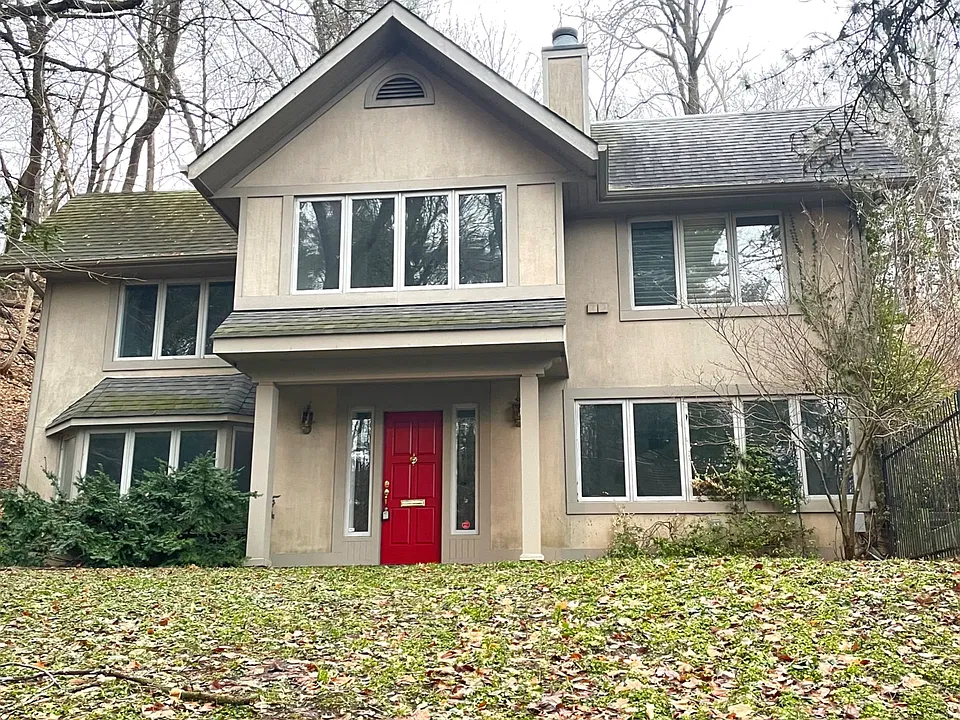 4 Donino Ave