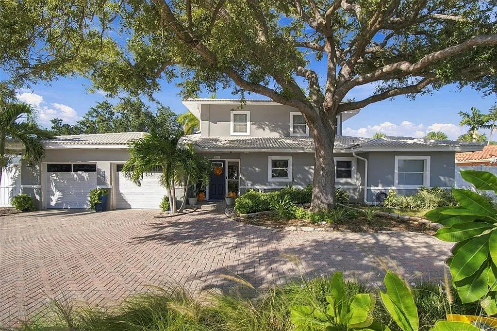4 bed, 3.5 bath, 2177 sqft, $7,000 — Photo 2