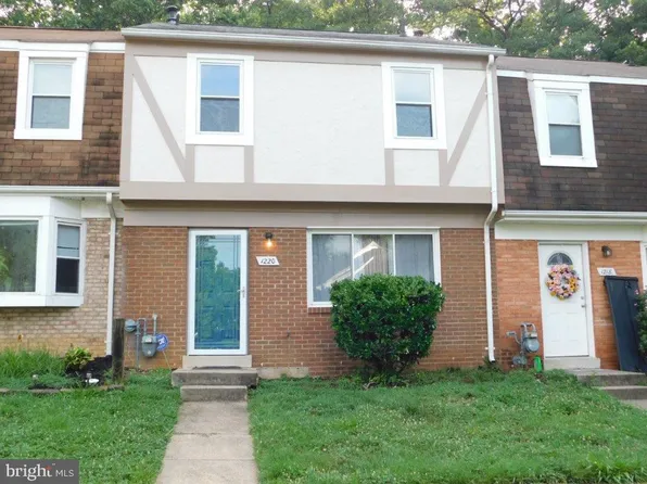 1220 Thomas Jefferson Pl, Fredericksburg, VA 22405