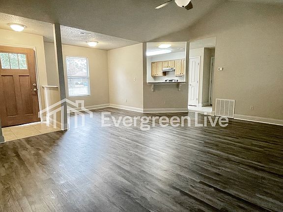 3rd image of 114 Viola Ct