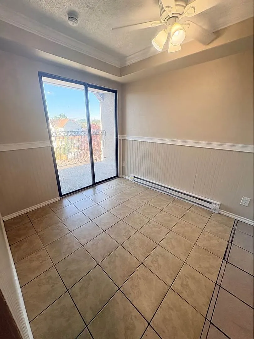 1318 W Mallon — Photo 2