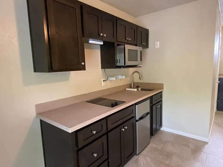 2402 Rio Grande St — Photo 7
