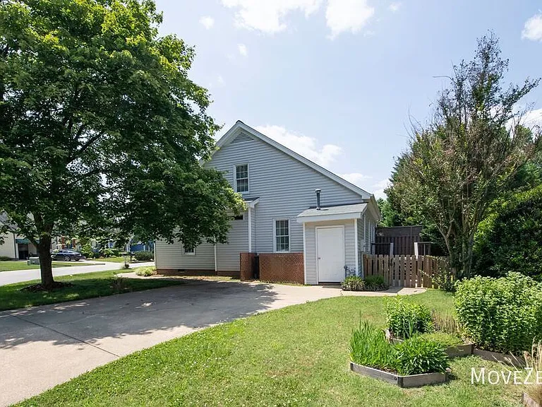 2917 Bannf Ct — Photo 6