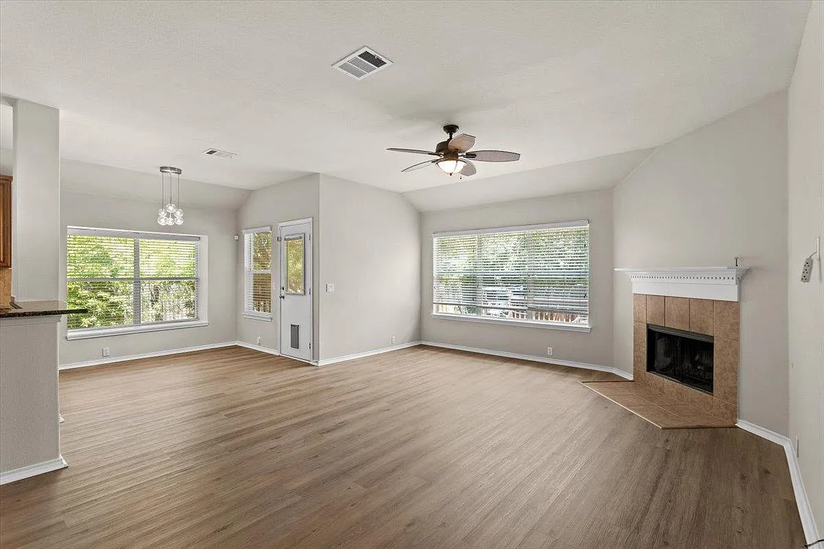 3 bed, 2.0 bath, 1788 sqft, $2,499 — Photo 2