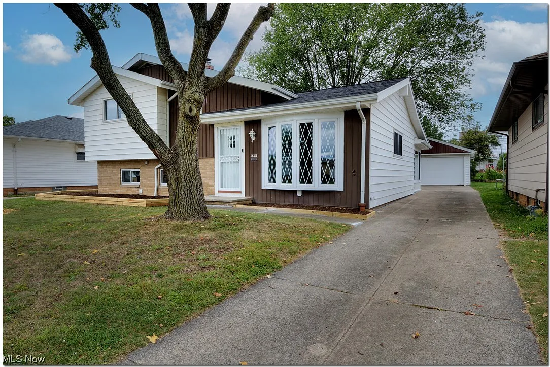15313 Shirley Ave photo 1