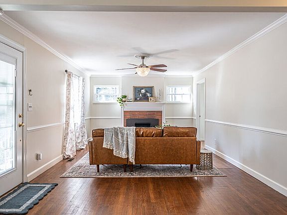 3rd image of 435 W Baltimore Ave