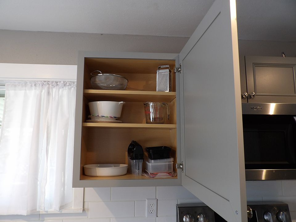 1st image of 1042 W Gem Ave