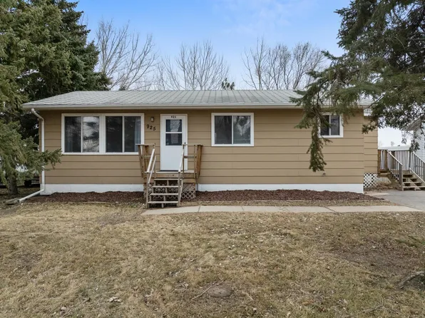 925 40th St SE, Minot, ND 58701