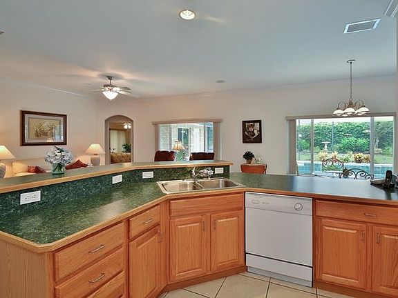 5th image of 766 Armadillo Dr