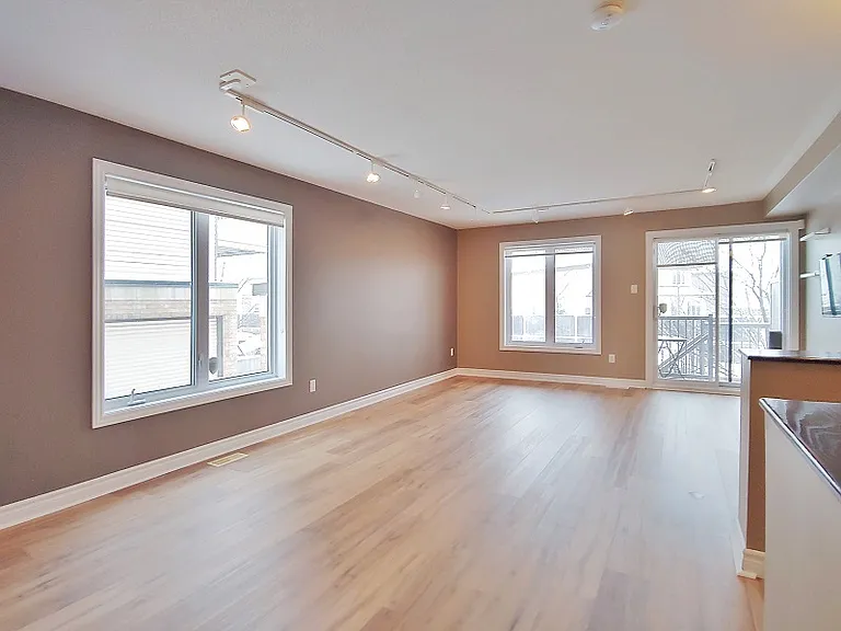 605 Chapman Mills Dr #B — Photo 4