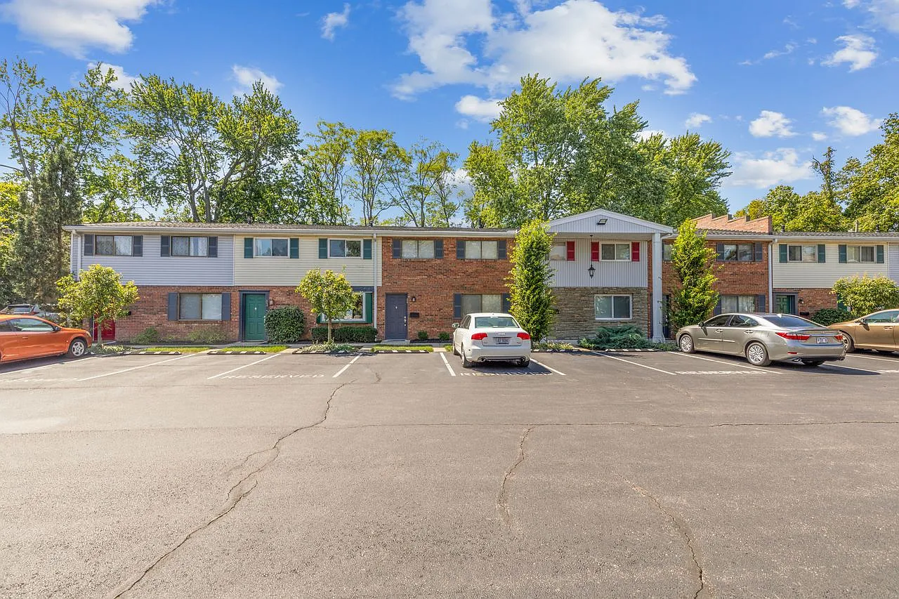 7752 Montgomery Rd — Photo 3