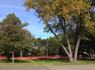 460 Country Club Rd, Crystal Lake, IL 60014