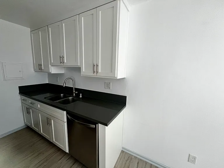 00-360 Lime Ave #303 — Photo 8