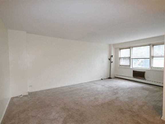4th image of 172-70 Highland Ave #4H