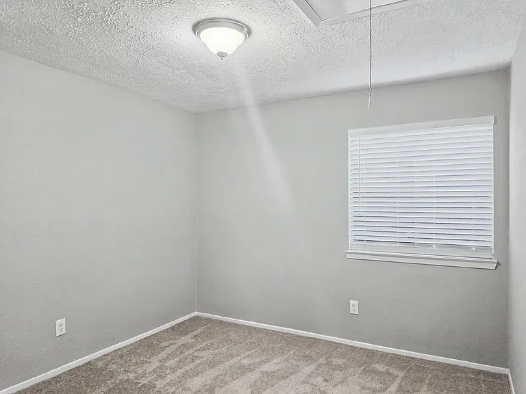 22511 Braken Manor Ln — Photo 12