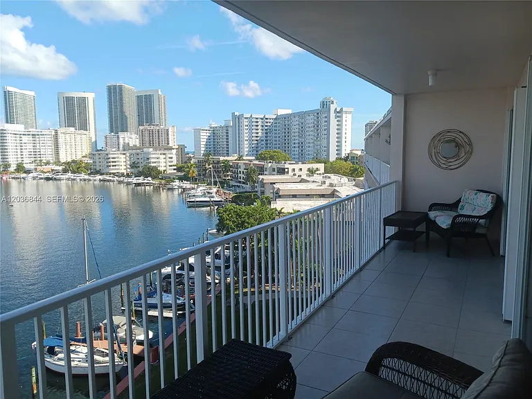 400 Golden Isles Dr #55 — Photo 21