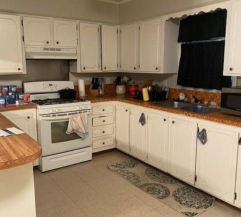 3rd image of 326 Lora St