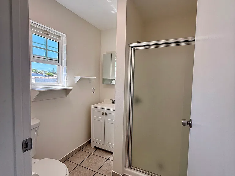 Bathroom with shower 6'2'' x 6'9''