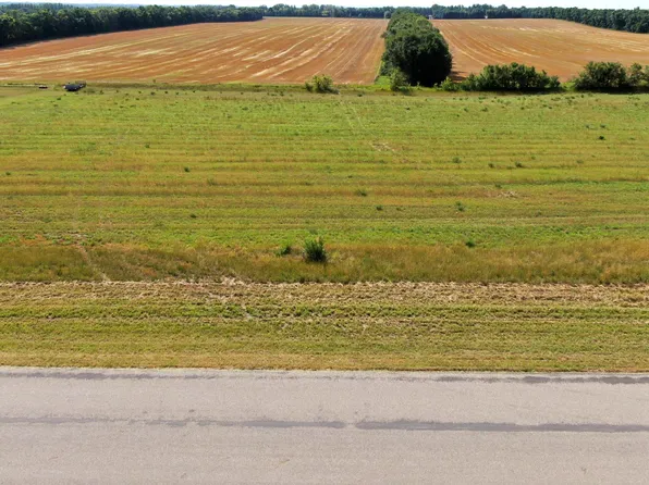 14007 Acadia Dr, Bismarck, ND 58503