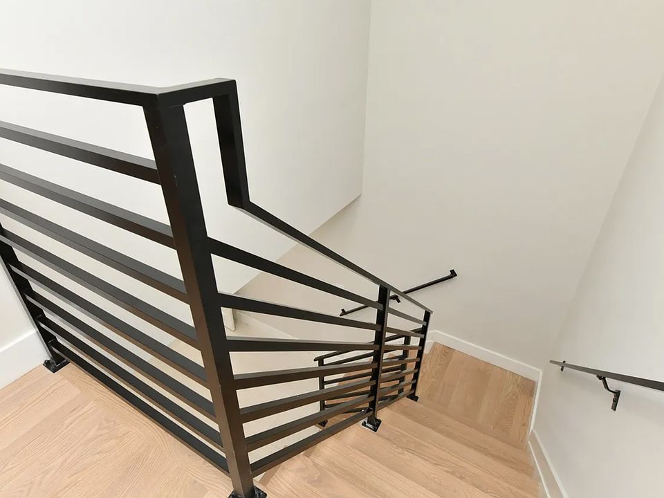 1st image of 221 Columbia Ave #3