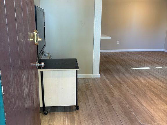 3rd image of 1000 W Macarthur Blvd APT 119