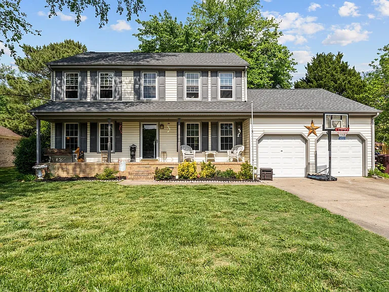 435 Currituck Dr — Photo 1