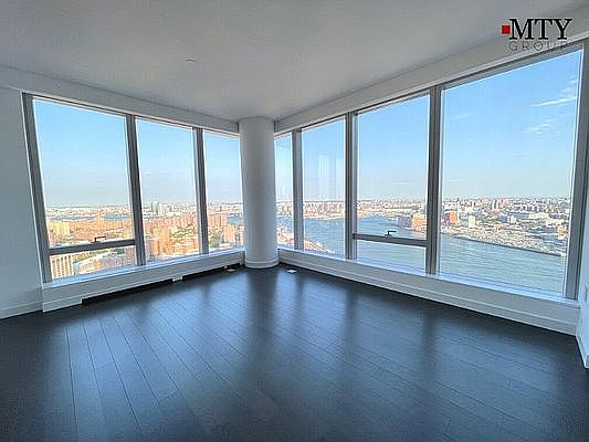4th image of 252 South St #4IG