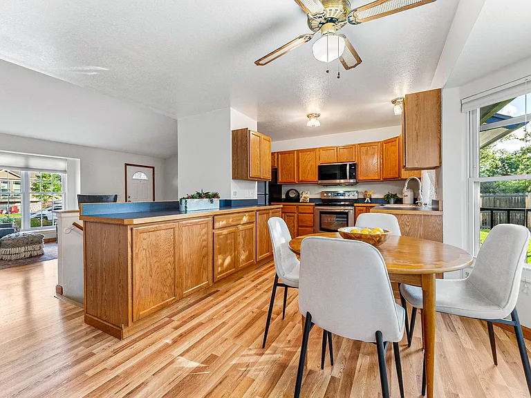249 S Buchanan Ave — Photo 13