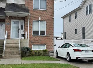476 Riga St, Staten Island, NY 10306