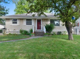 W170N8497 Lloyd Ave, Menomonee Falls, WI 53051
