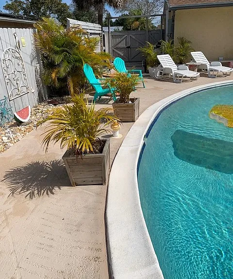 Thistleberry Dr — Photo 23