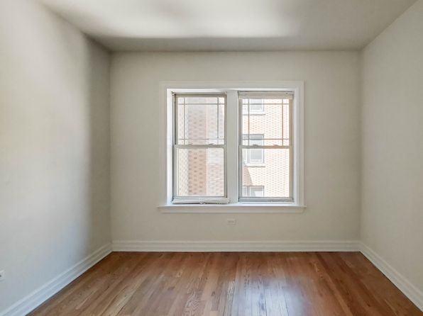 3810 1/2 N Sheffield Ave #2W