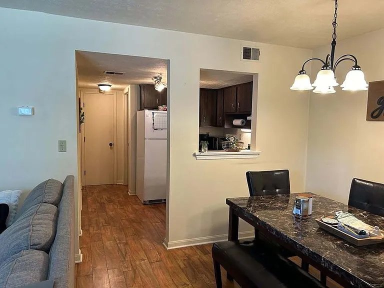 240 Breckenridge Ln #3 — Photo 6