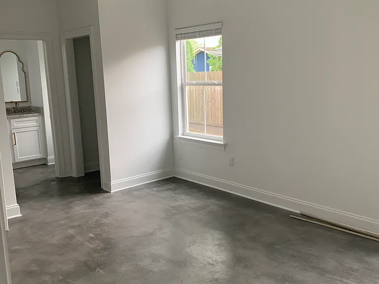 105 Havana St #B — Photo 4