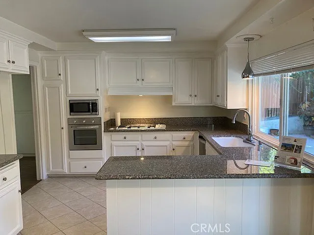 25042 Armagosa Dr — Photo 6