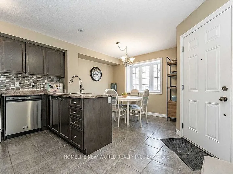 15 Carere Cres #44B — Photo 4