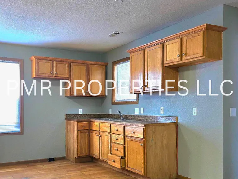 1604 Jules St — Photo 3