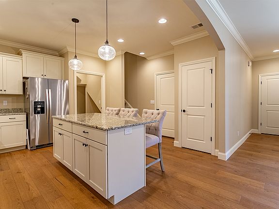 3rd image of 8290 Nolia Ln