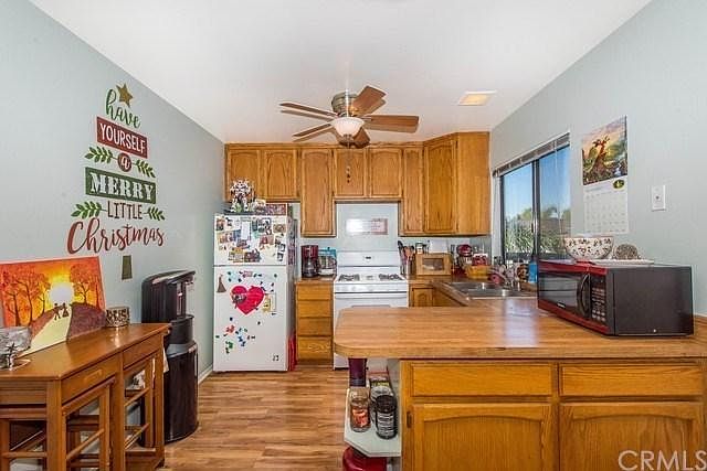 2nd image of 8701 Palm Ave