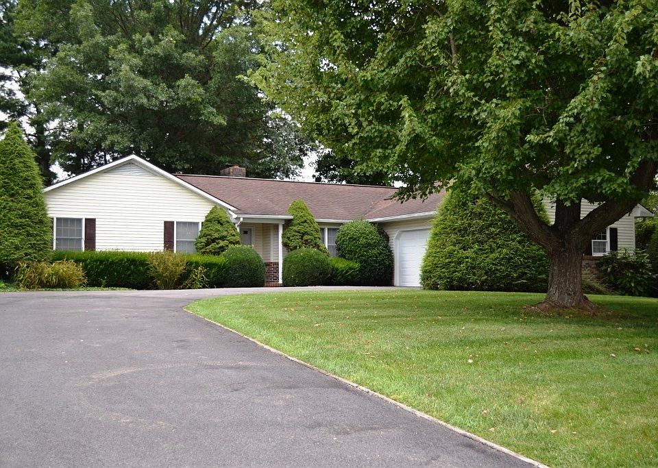 1st image of 170 Eagle Dr