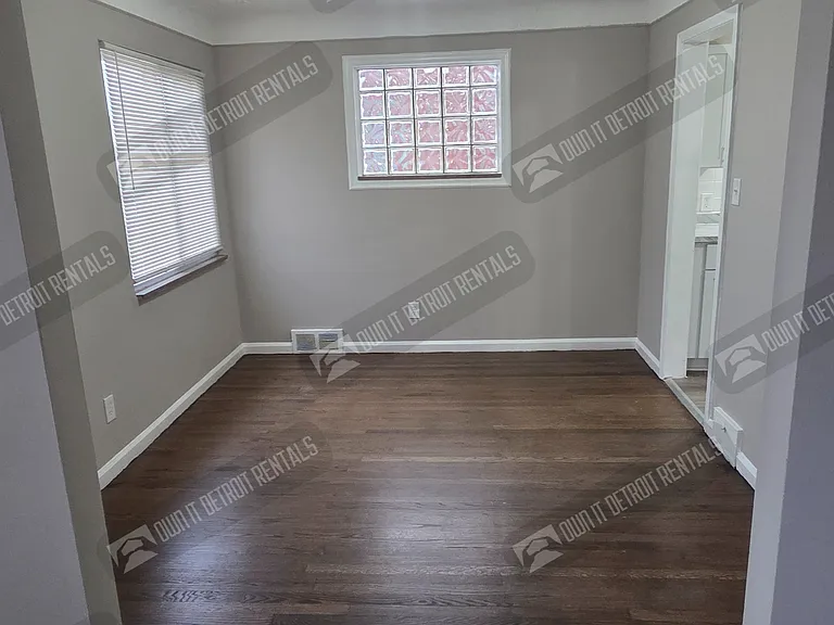 15039 Eastburn St — Photo 4