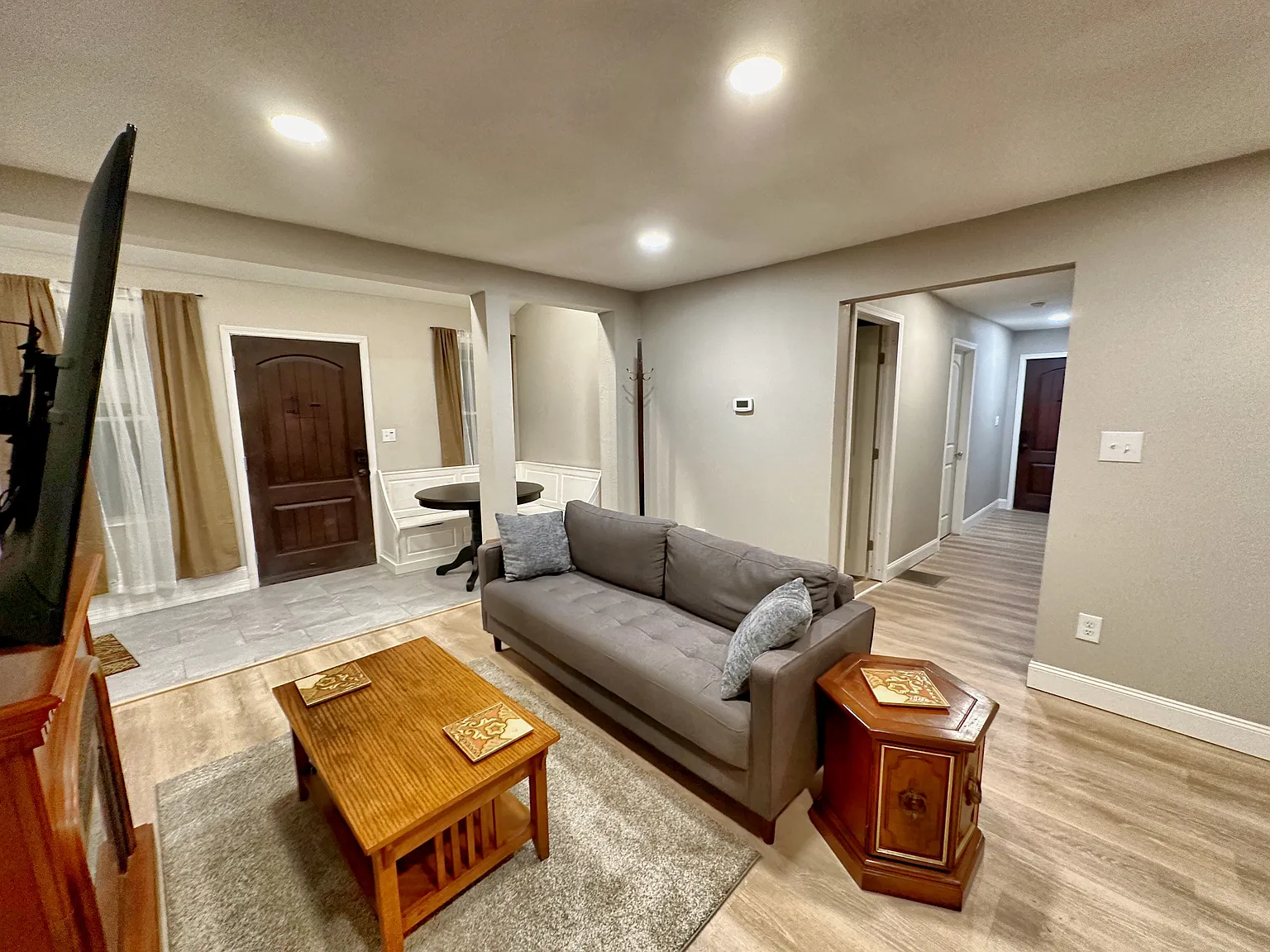 614 Jamesville Avenue - Dnstairs Bedroom NE Side Stair — Photo 4