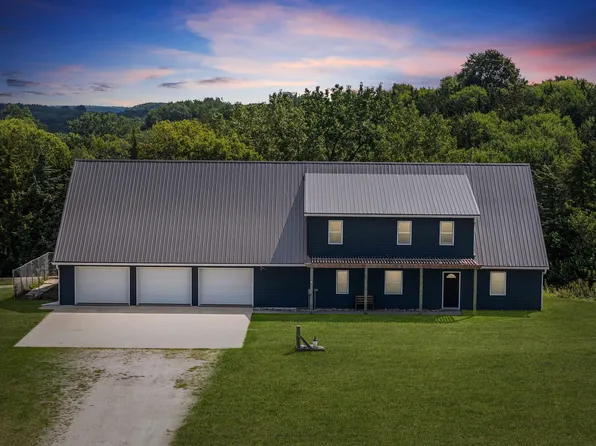 17110 Lincoln Rd, Fayette, IA 52142