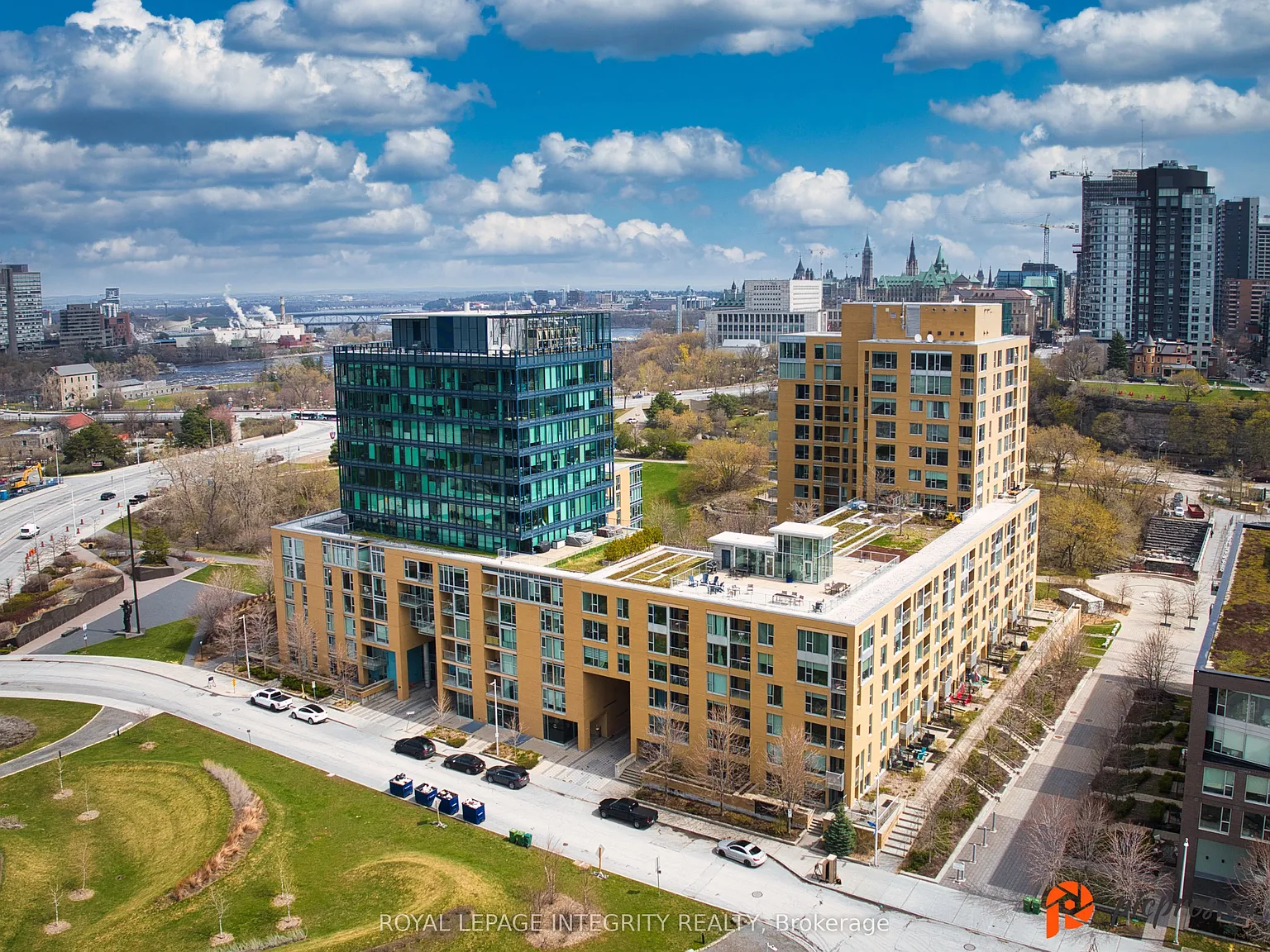 2 bed, $2,995 — Photo 1