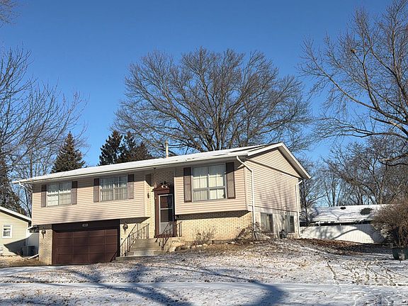 2nd image of 2151 Baker St